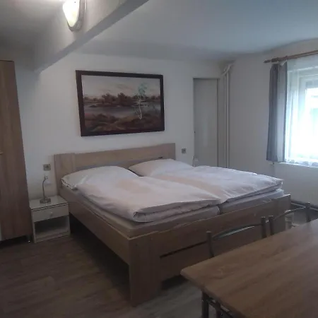 Apartma Hluboka Hluboká nad Vltavou Exterior photo