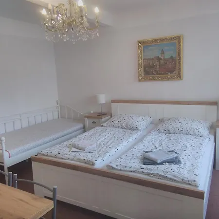 Apartma Hluboka Hluboká nad Vltavou Exterior photo